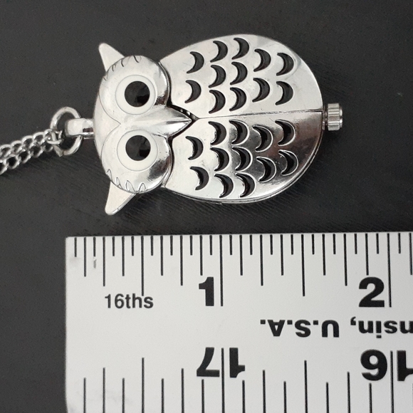 🟢 SALE Charming Charlie Silver Tone Owl Watch Pendant - Picture 5 of 5